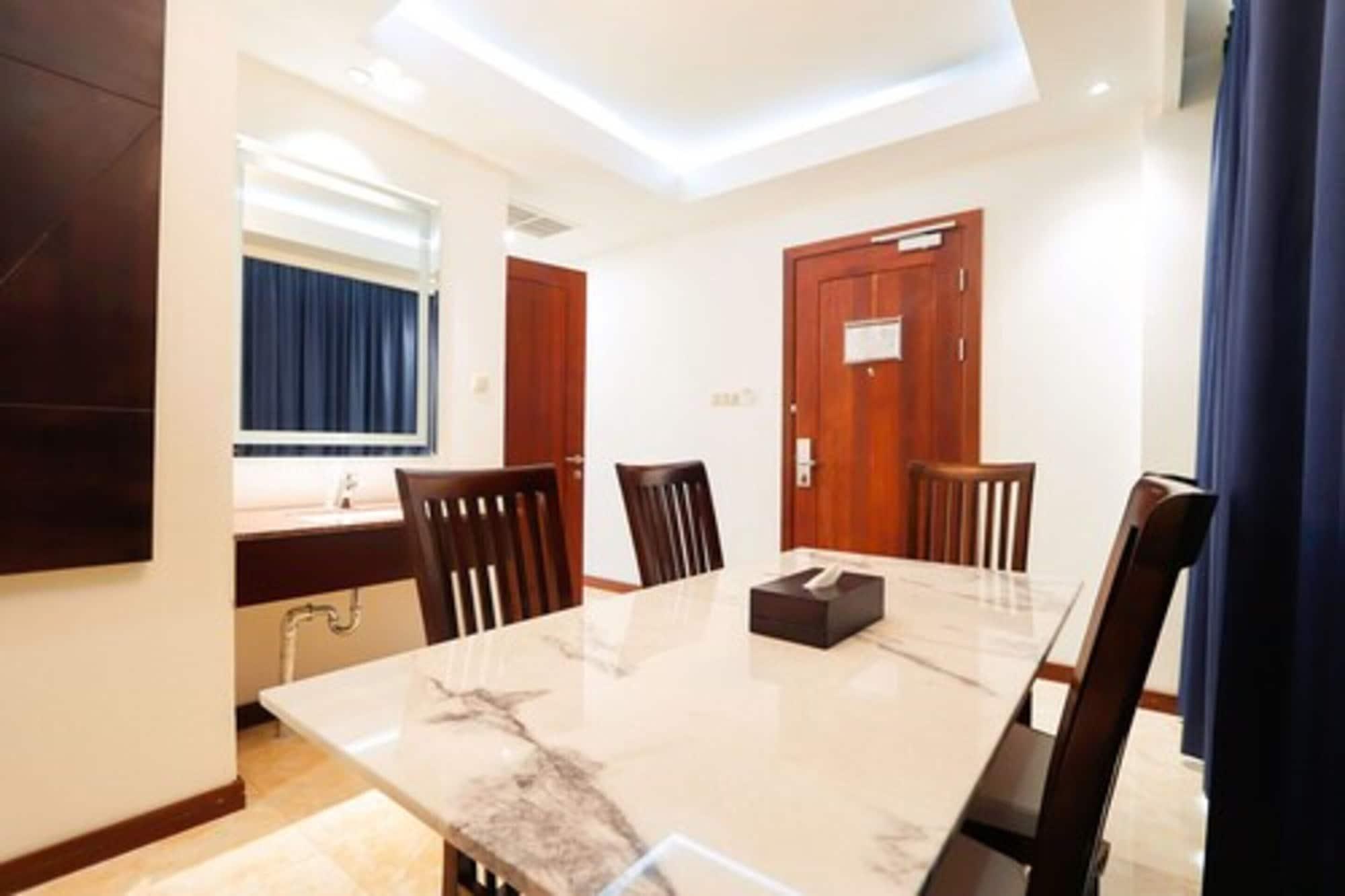 M Bahalap Hotel Palangka Raya Exteriör bild