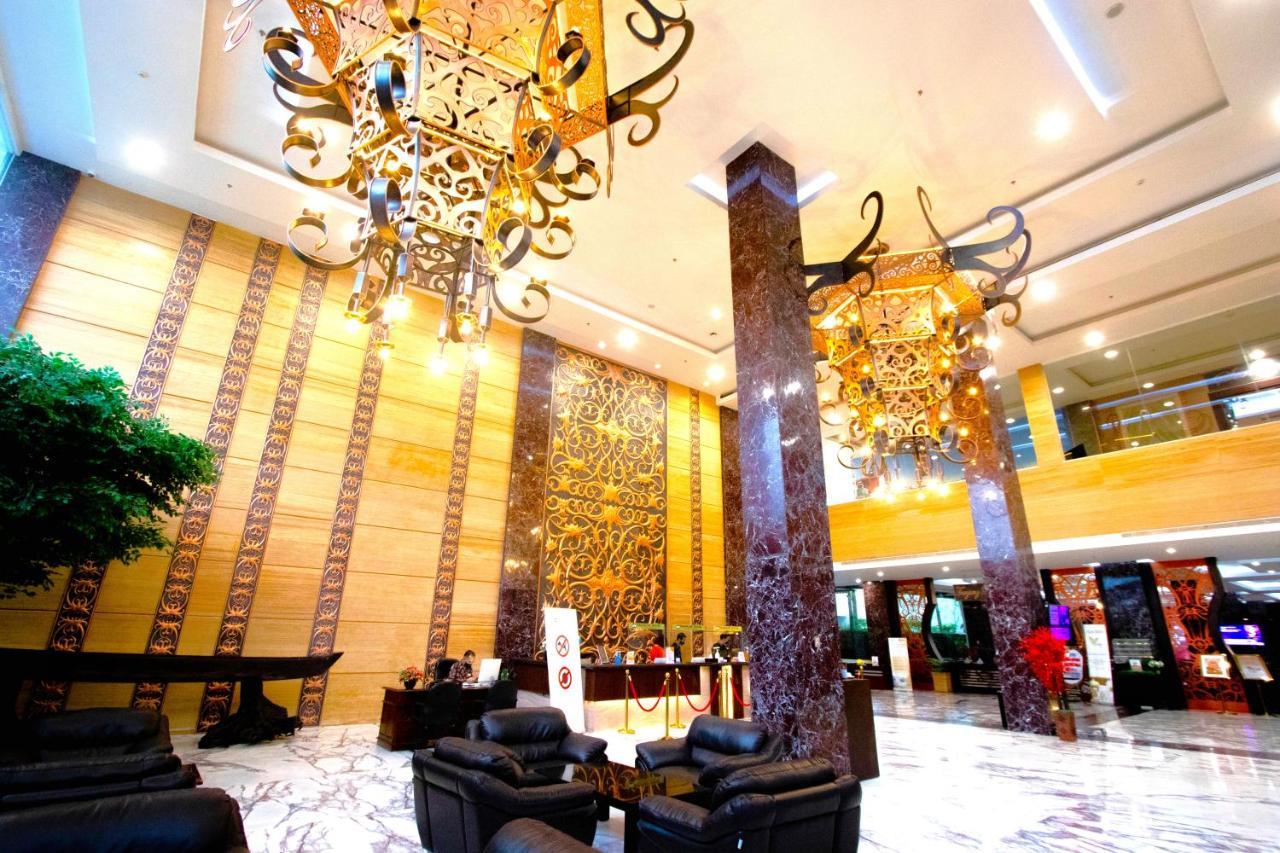 M Bahalap Hotel Palangka Raya Exteriör bild